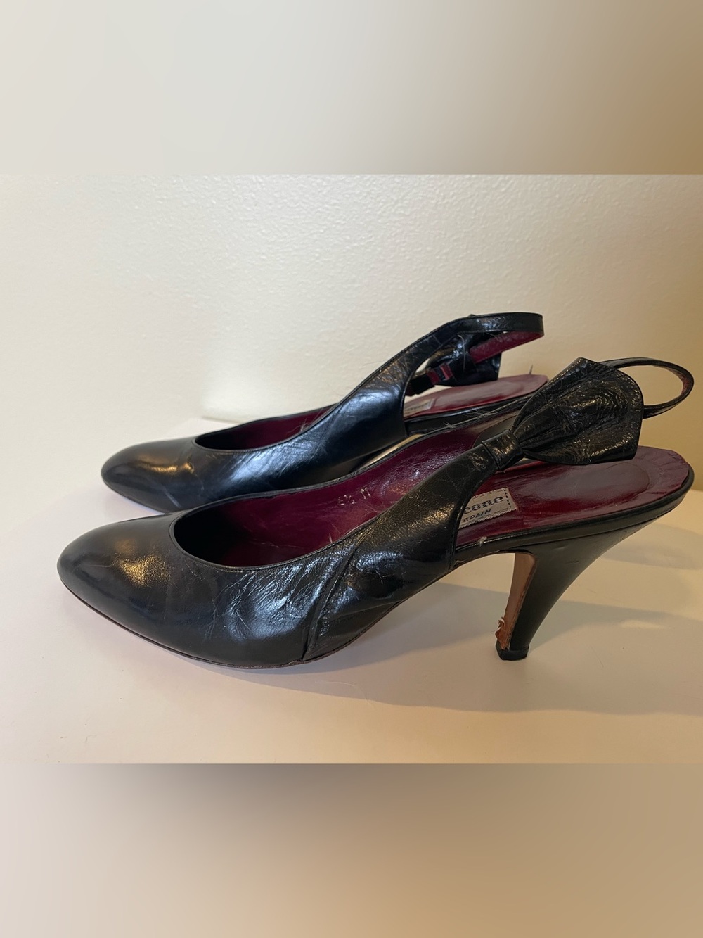 Evan Picone Black Leather Slingback Pumps with Back Bow